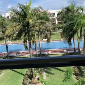 Meet your Posher, Ang